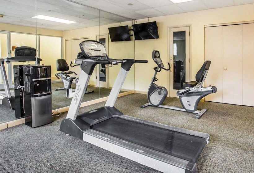 هتل Quality Inn & Suites  Greensborohigh Point