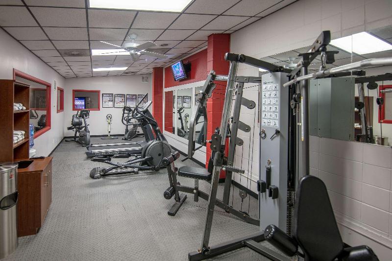 هتل Ramada By Wyndham Cedar Rapids