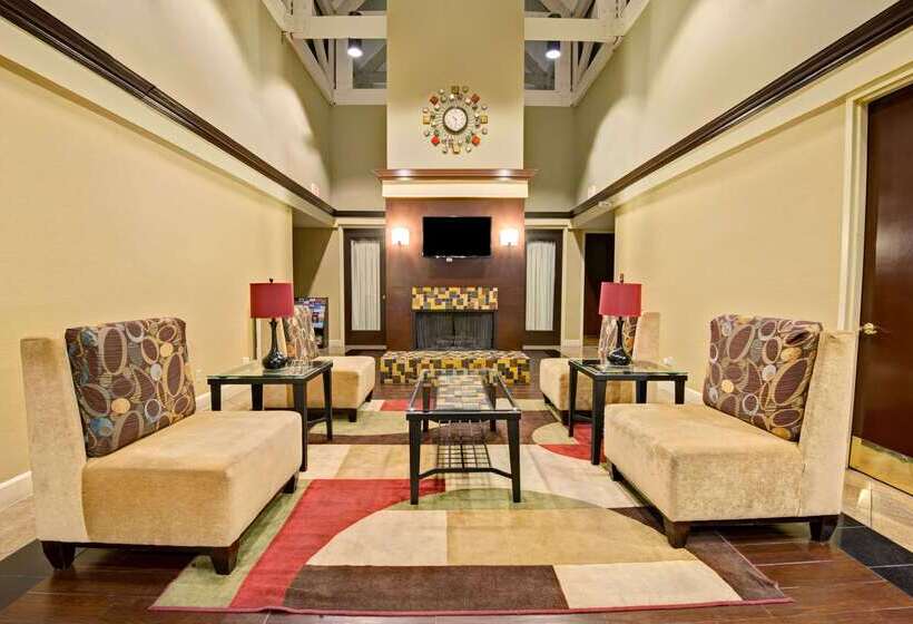 هتل Ramada By Wyndham El Paso