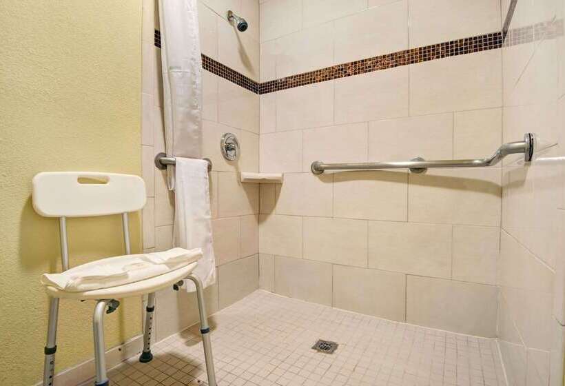 هتل Ramada By Wyndham El Paso