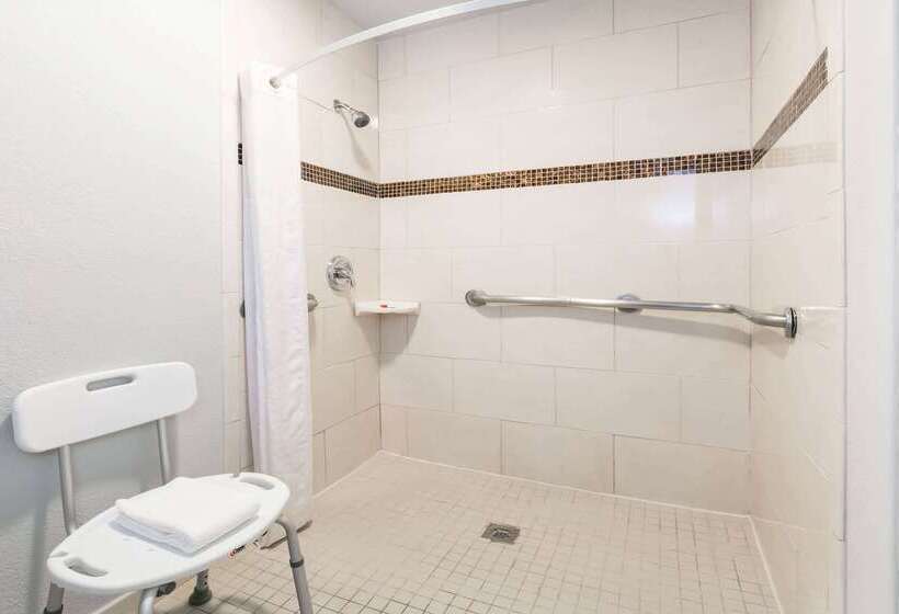 هتل Ramada By Wyndham El Paso