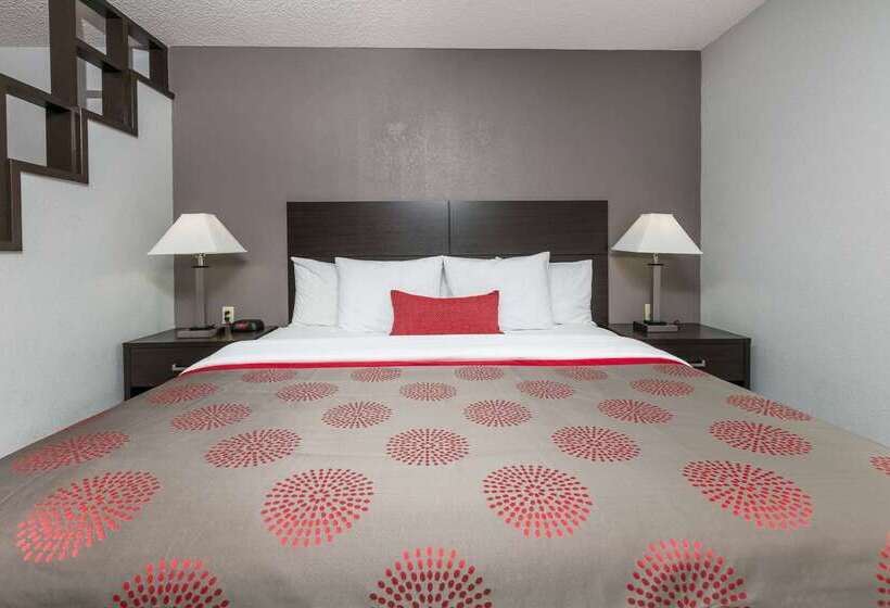 هتل Ramada By Wyndham El Paso