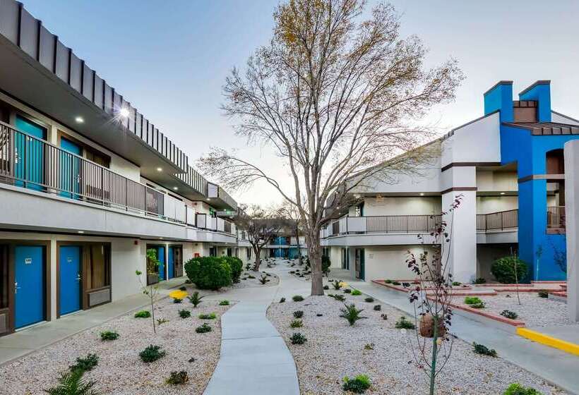 هتل Ramada By Wyndham El Paso