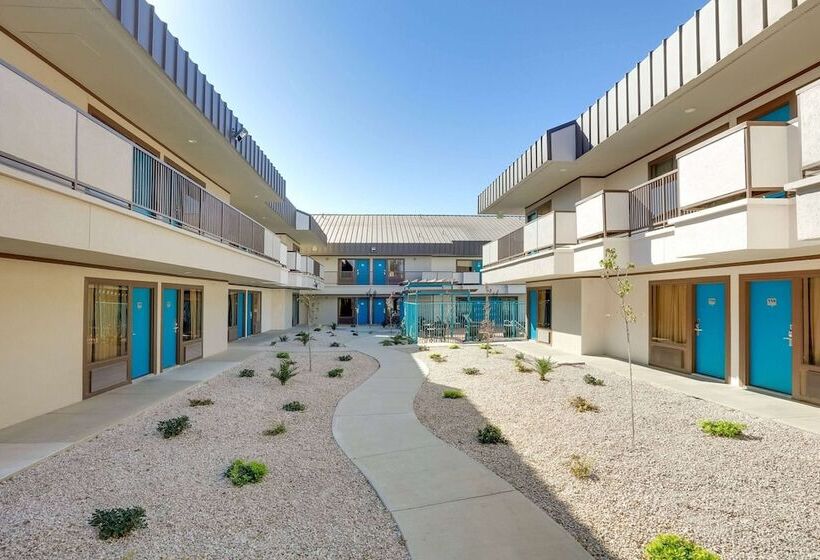 هتل Ramada By Wyndham El Paso