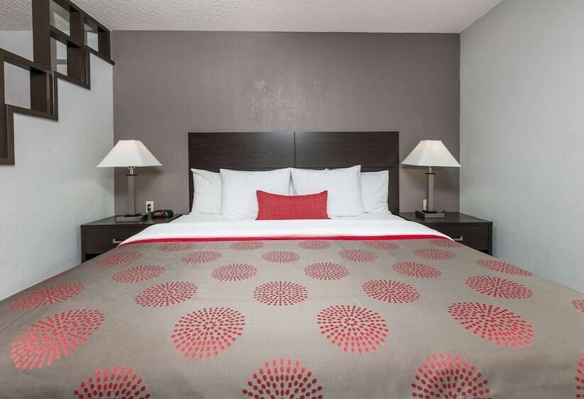 هتل Ramada By Wyndham El Paso