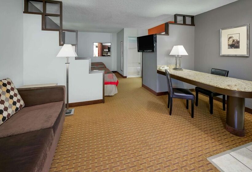 هتل Ramada By Wyndham El Paso