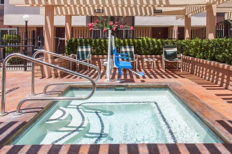 Szálloda Ramada By Wyndham Fresno North
