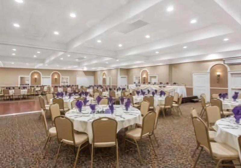 هتل Ramada By Wyndham Fresno North