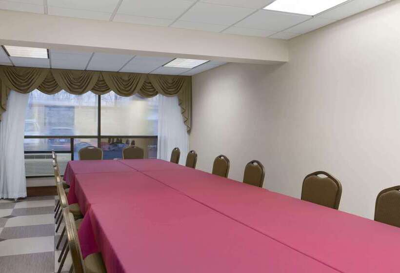 ホテル Ramada By Wyndham Rochelle Park Near Paramus