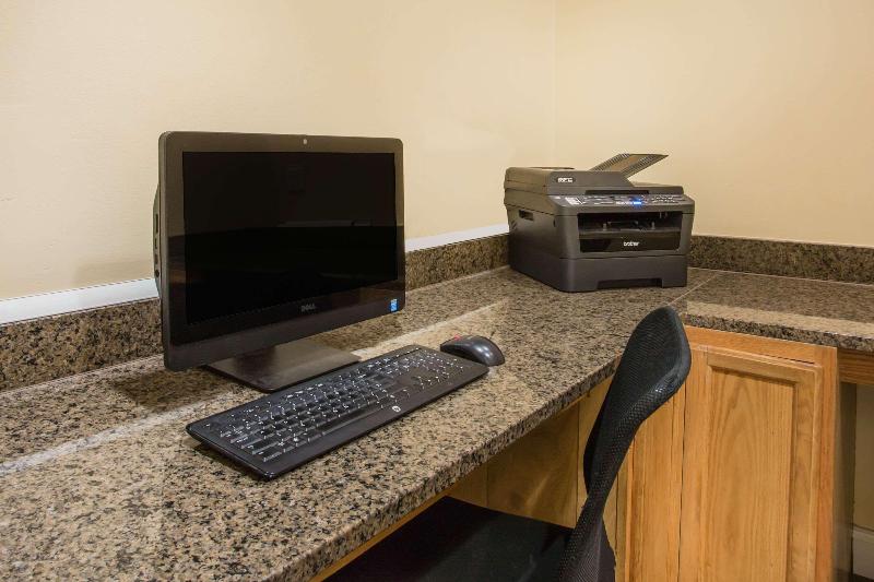 Отель Ramada By Wyndham Wytheville