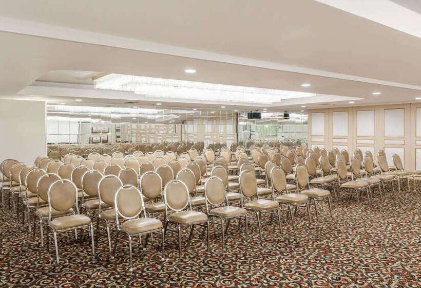 هتل Ramada Plaza By Wyndham Garden Grove/anaheim South