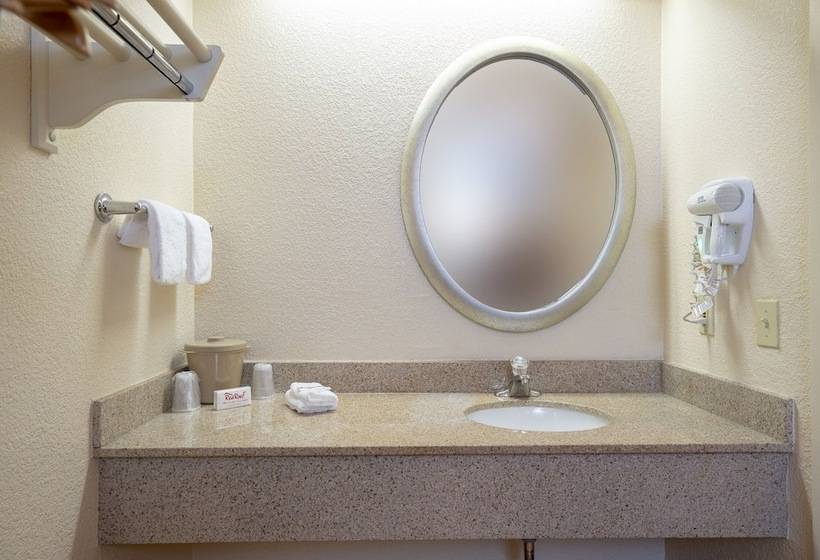 هتل Red Roof Inn Cleveland Airportmiddleburg Heights