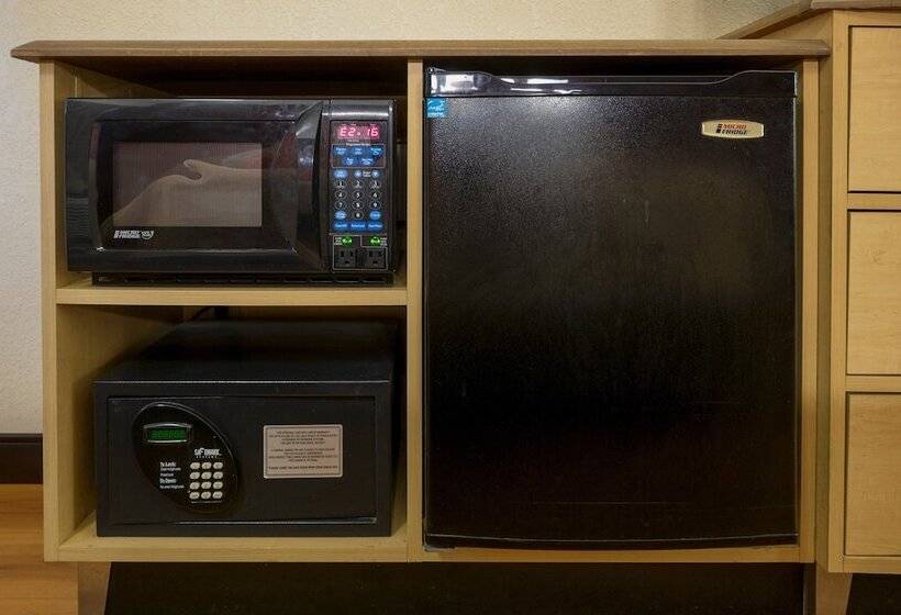 هتل Red Roof Inn Greensboro Airport