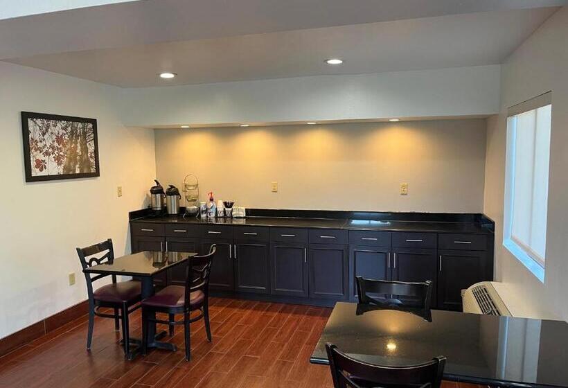 هتل Red Roof Inn Kimball, Tn I 24
