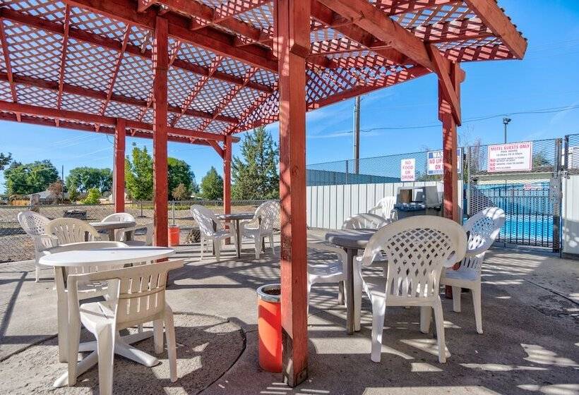 هتل Redmond Inn