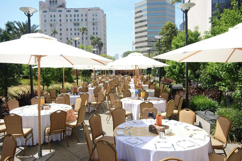 בית מלון כפרי Marriott Long Beach Downtown