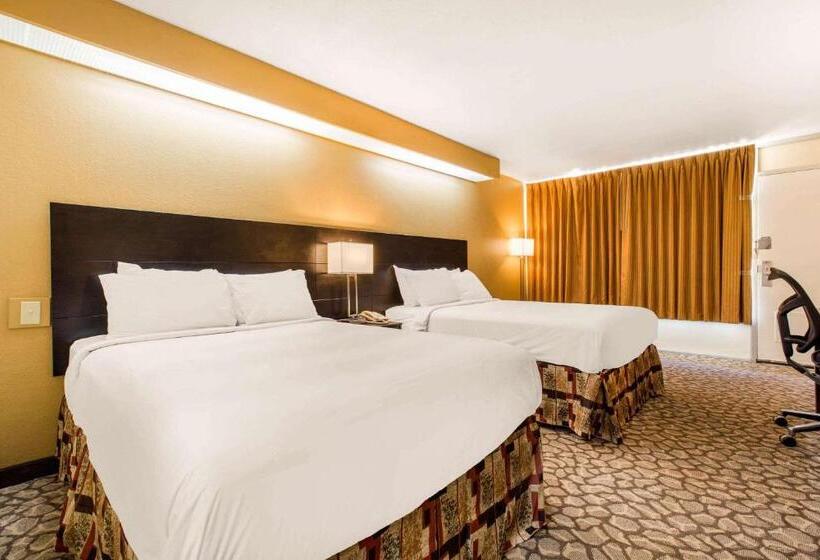 فندق Ramada By Wyndham Santee I 95