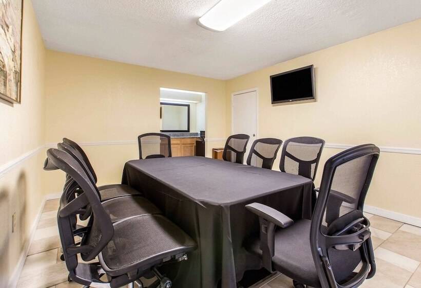 فندق Ramada By Wyndham Santee I 95