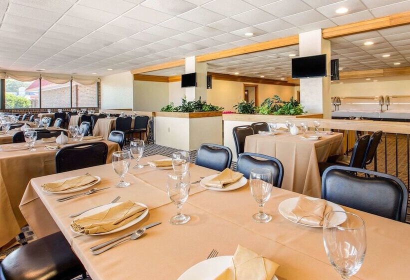 Отель Ramada By Wyndham Santee I 95