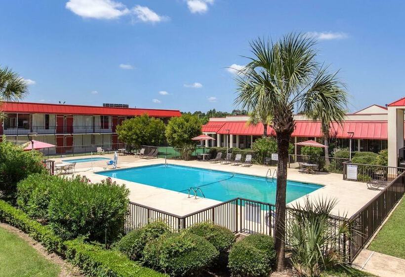 فندق Ramada By Wyndham Santee I 95