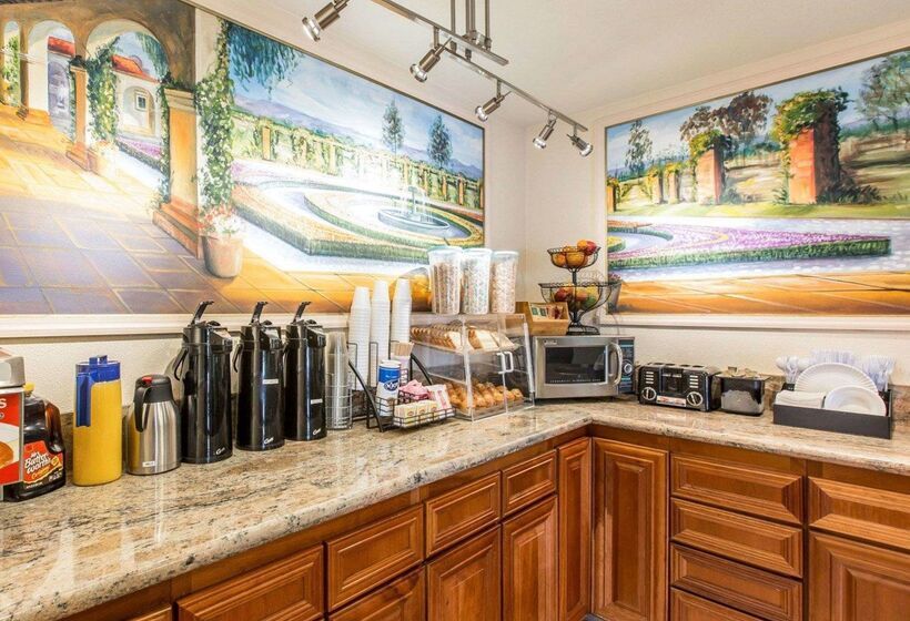 فندق Rodeway Inn & Suites Coltonriverside