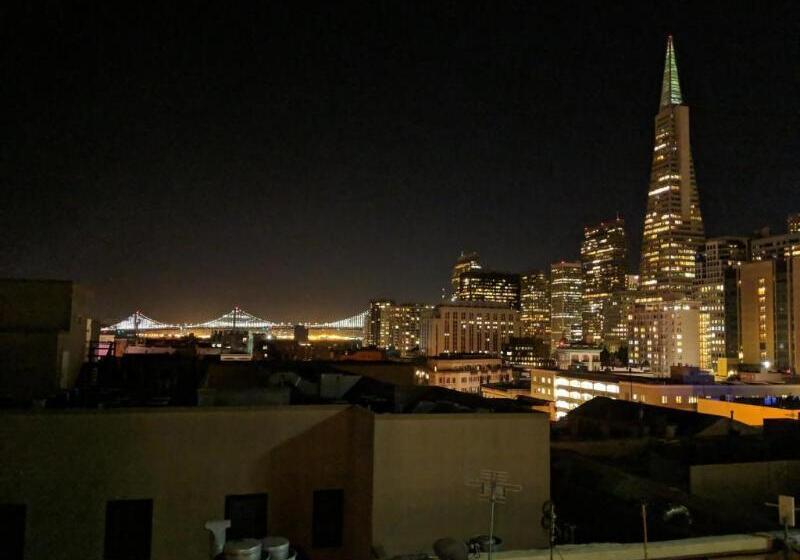 فندق Royal Pacific Motor Inn