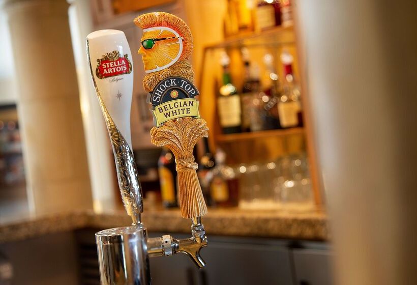 هتل Safari Inn, A Coast