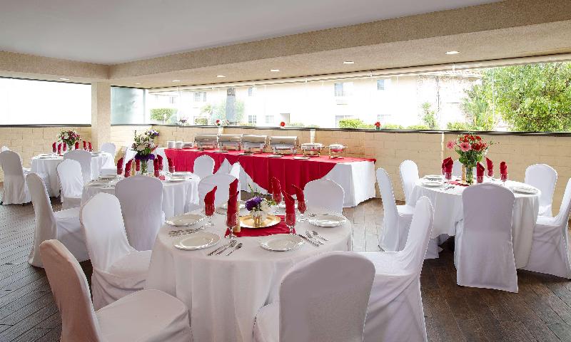 هتل Safari Inn, A Coast