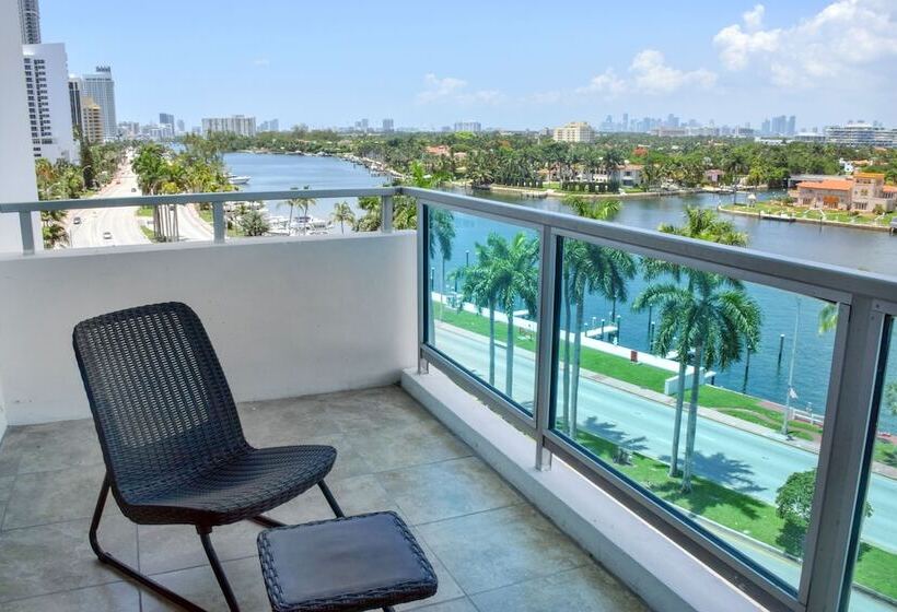 هتل Seacoast Suites On Miami Beach