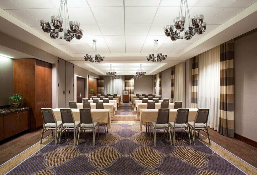Hotelli Sheraton Pittsburgh Airport