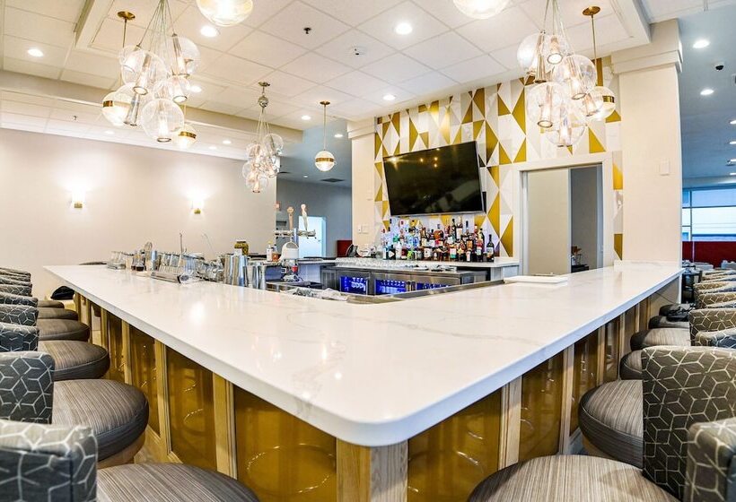 هتل Sheraton Richmond Airport