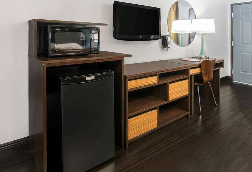 هتل Super 8 By Wyndham Austin University/downtown Area