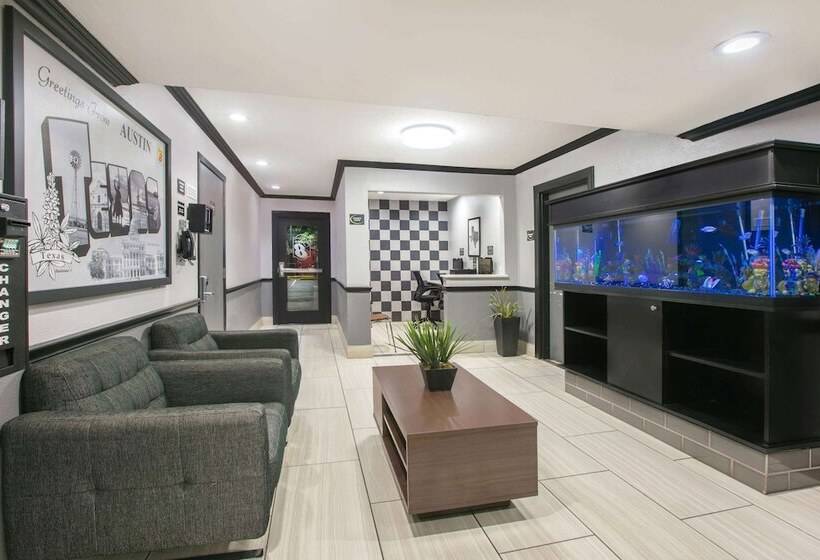 هتل Super 8 By Wyndham Austin University/downtown Area