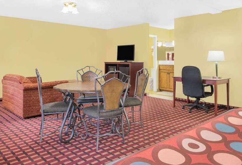 هتل Super 8 By Wyndham Kerrville Tx