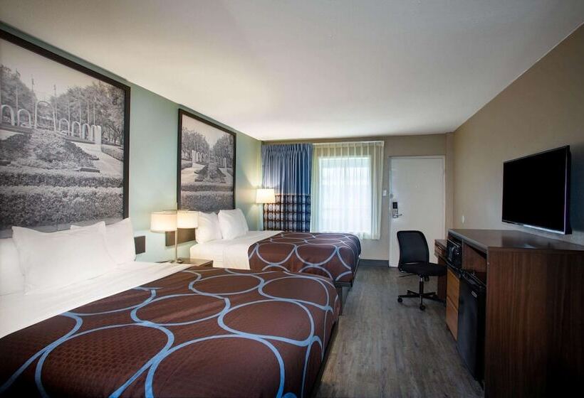 هتل Super 8 By Wyndham Mobile I65