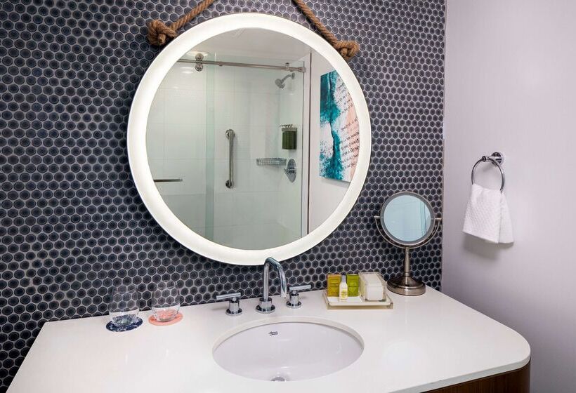 فندق The Reach Key West, Curio Collection By Hilton