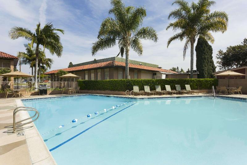 호텔 Travelodge By Wyndham Orange County Airport/ Costa Mesa