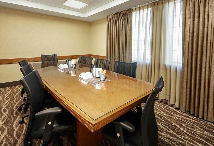 هتل Madison Plaza