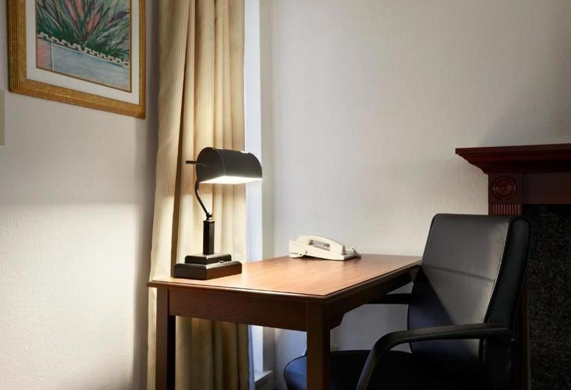 דירת נופש Hawthorn Suites By Wyndham Troy, Mi