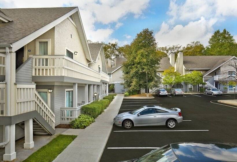 اقامتگاه New Haven Village Suites