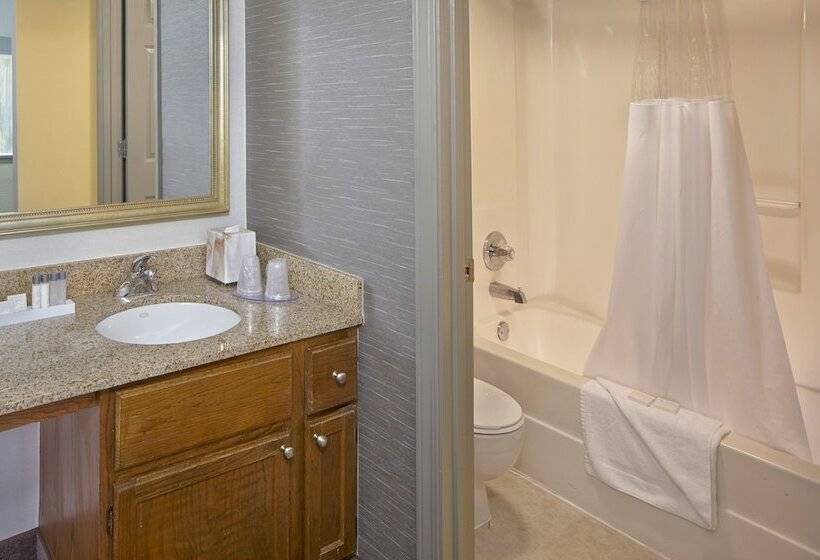 اقامتگاه New Haven Village Suites