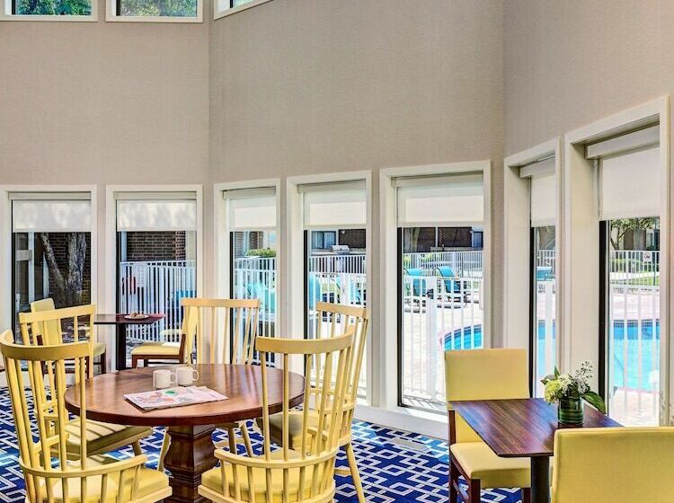 Sonesta Es Suites Minneapolis  St. Paul Airport