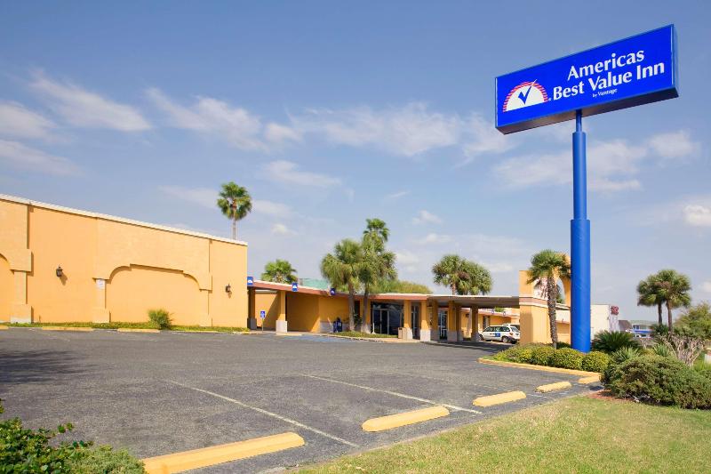 هتل Americas Best Value Inn Laredo