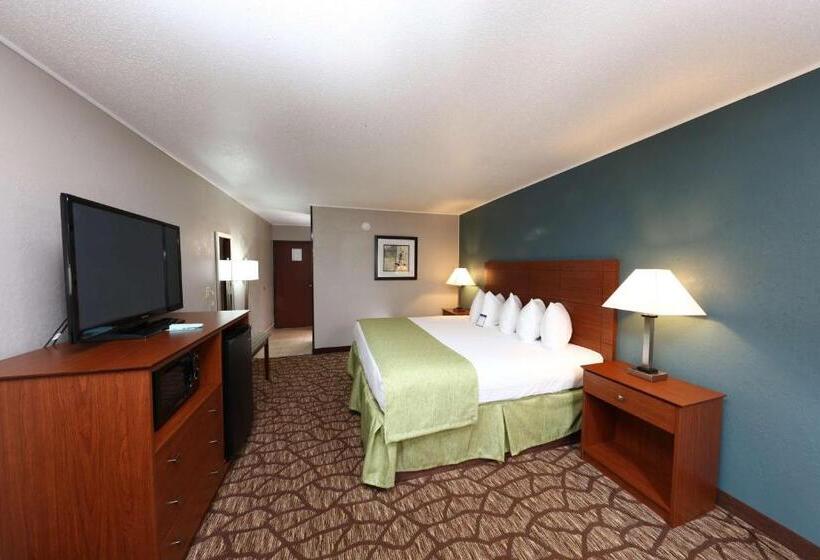 هتل Americinn By Wyndham Grand Rapids Airport North