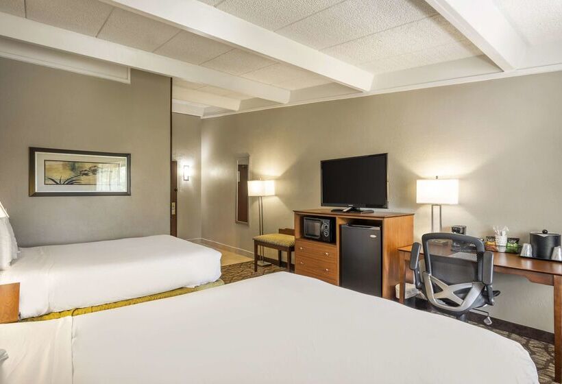 هتل Americinn By Wyndham Grand Rapids Airport North