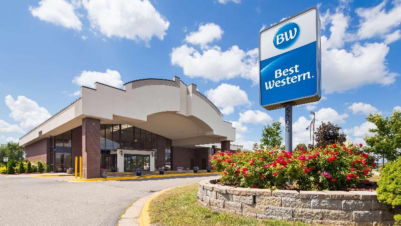 هتل Americinn By Wyndham Grand Rapids Airport North