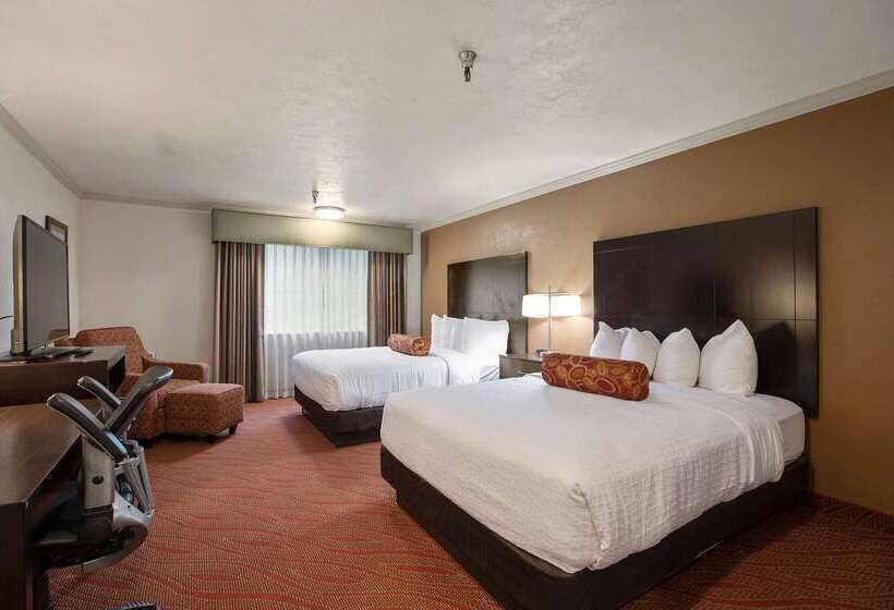 هتل Best Western Plus Parkway Inn