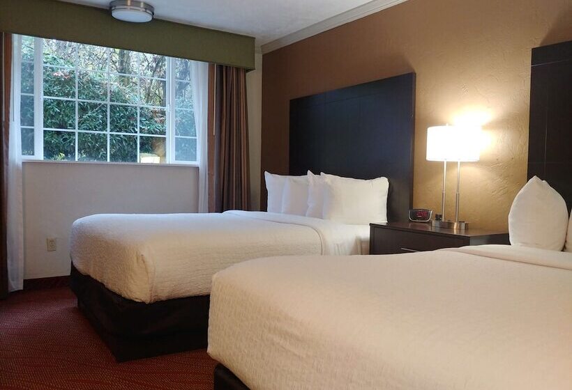 هتل Best Western Plus Parkway Inn