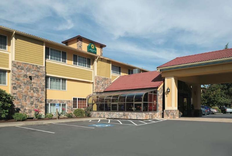 هتل Best Western Plus Parkway Inn