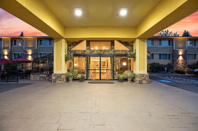 هتل Best Western Plus Parkway Inn